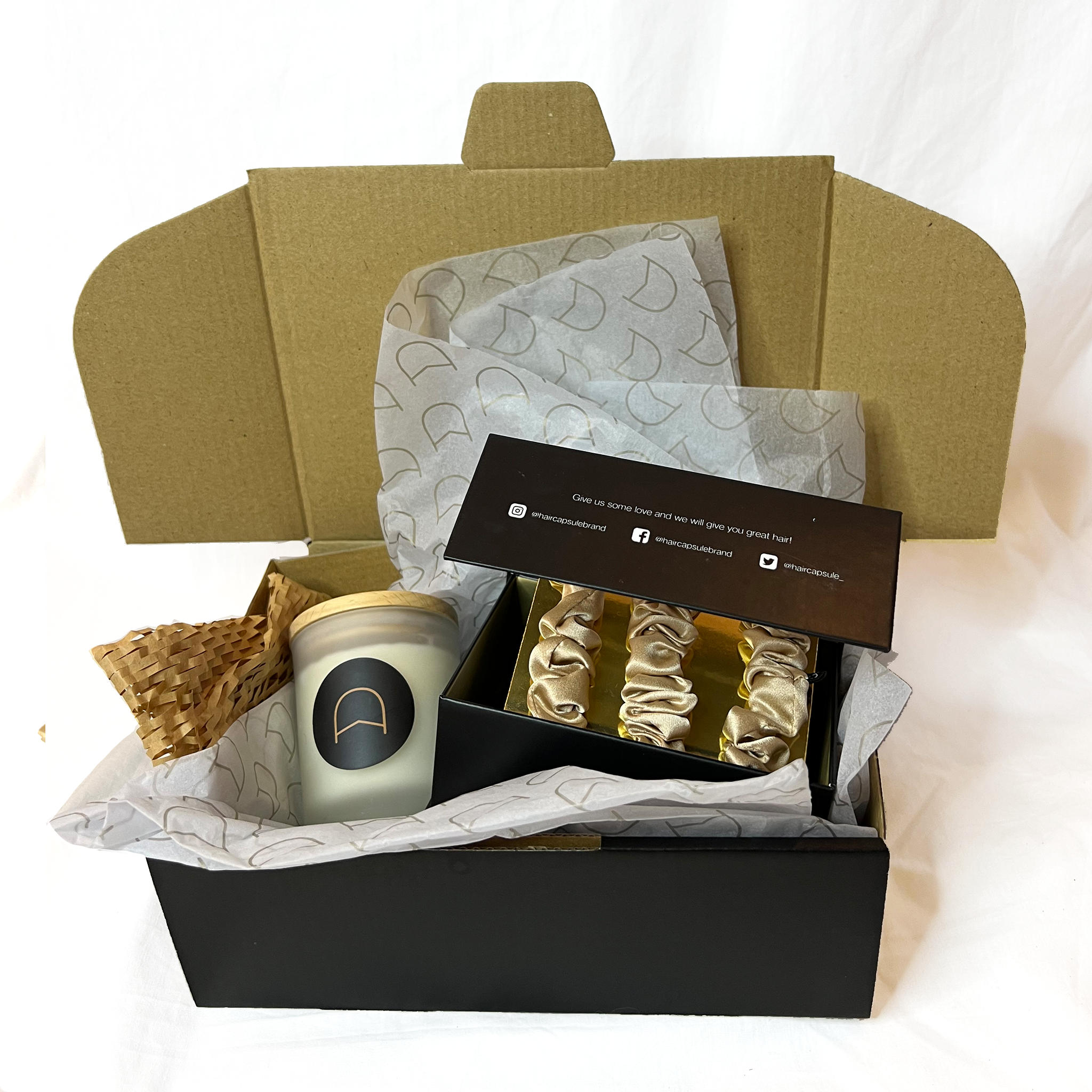 GIFT PACK - GOLDEN MOMENTS -SILK SCRUNCHIES AND CANDLE