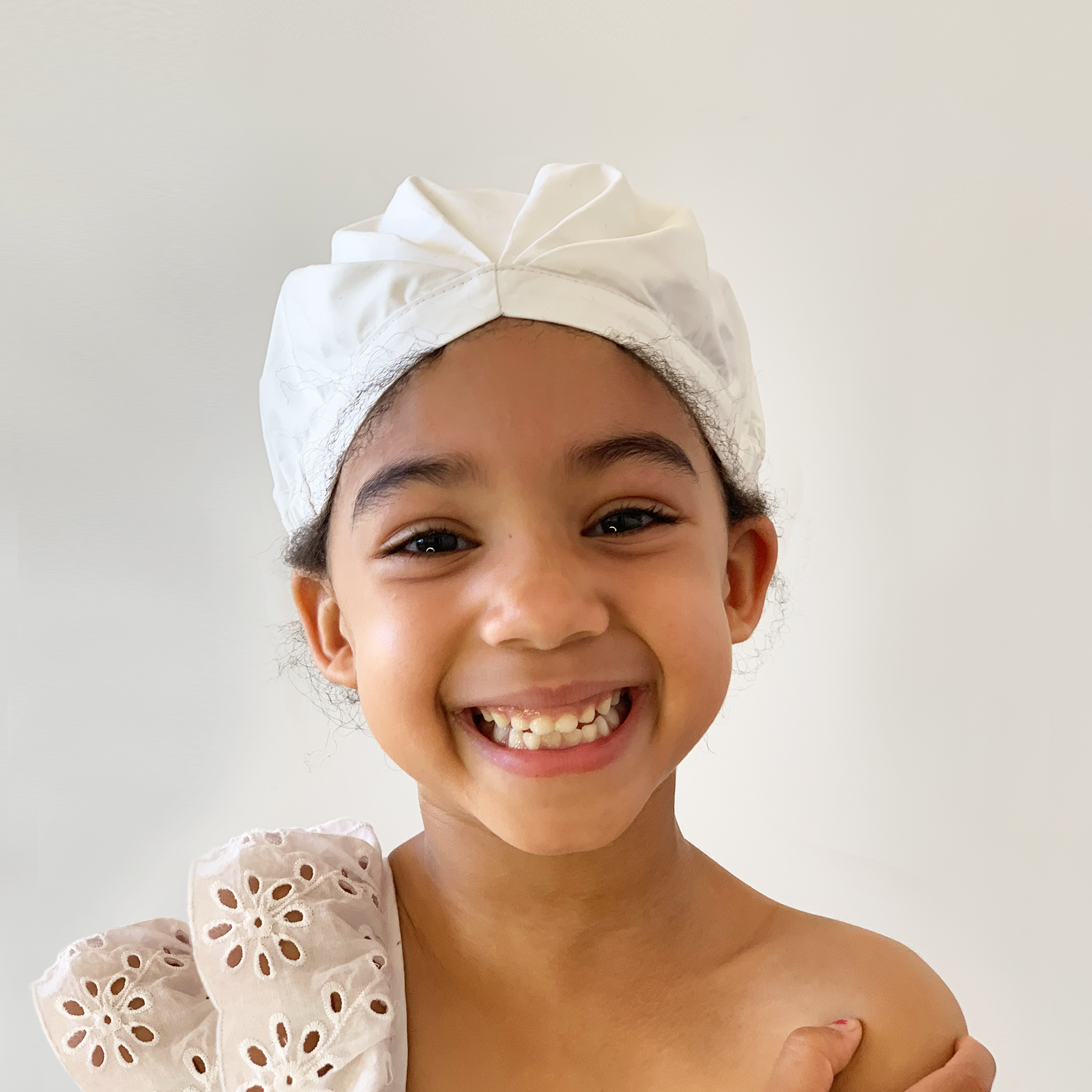 KIDS SHOWER CAP - WHITE LIGHT